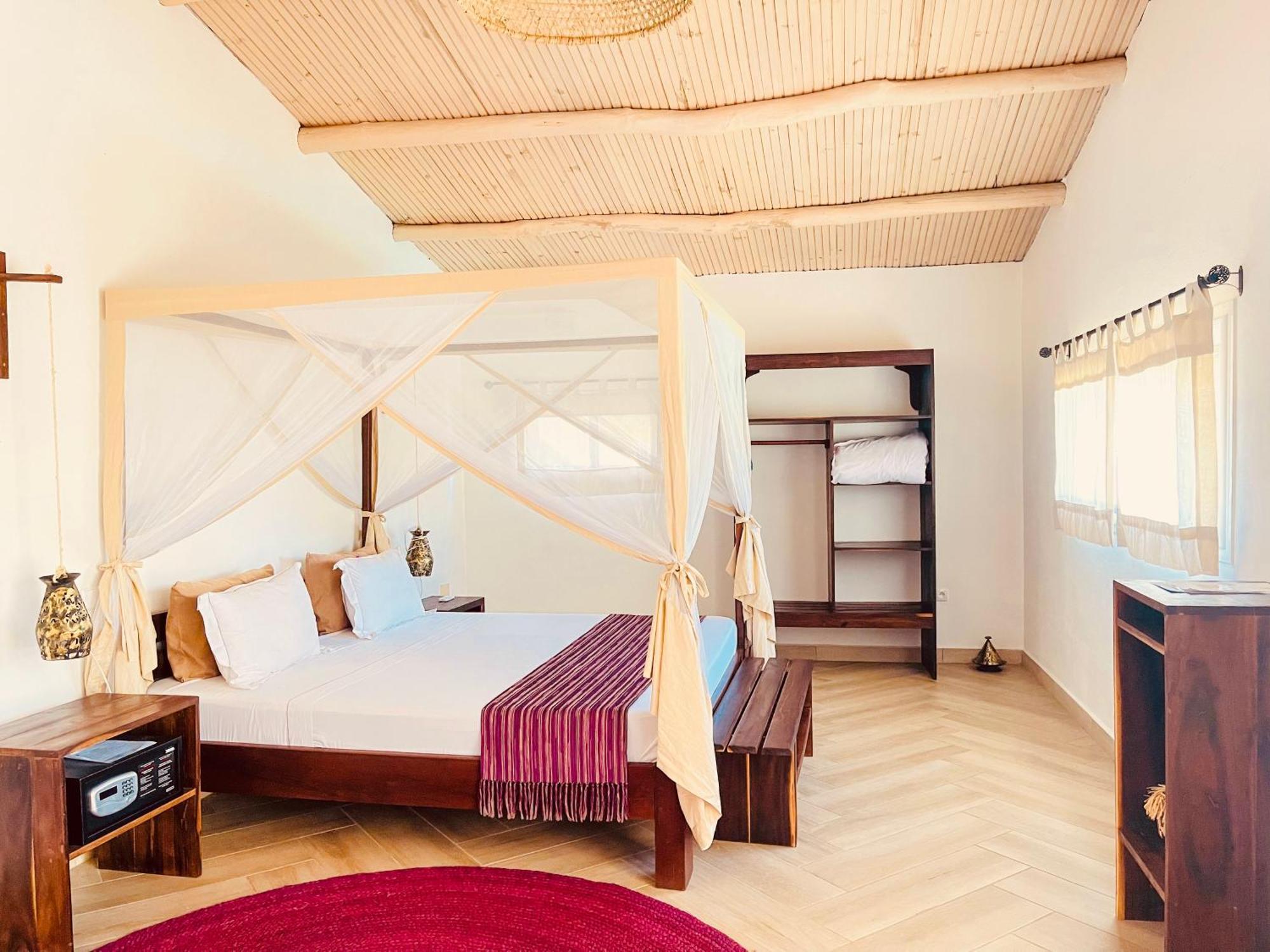 Vovo Telo Lodge Toliara Ngoại thất bức ảnh