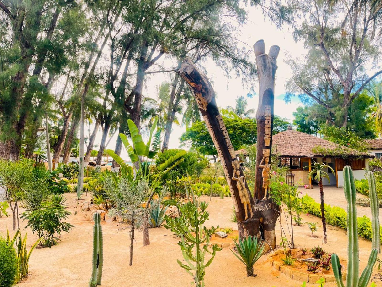 Vovo Telo Lodge Toliara Ngoại thất bức ảnh