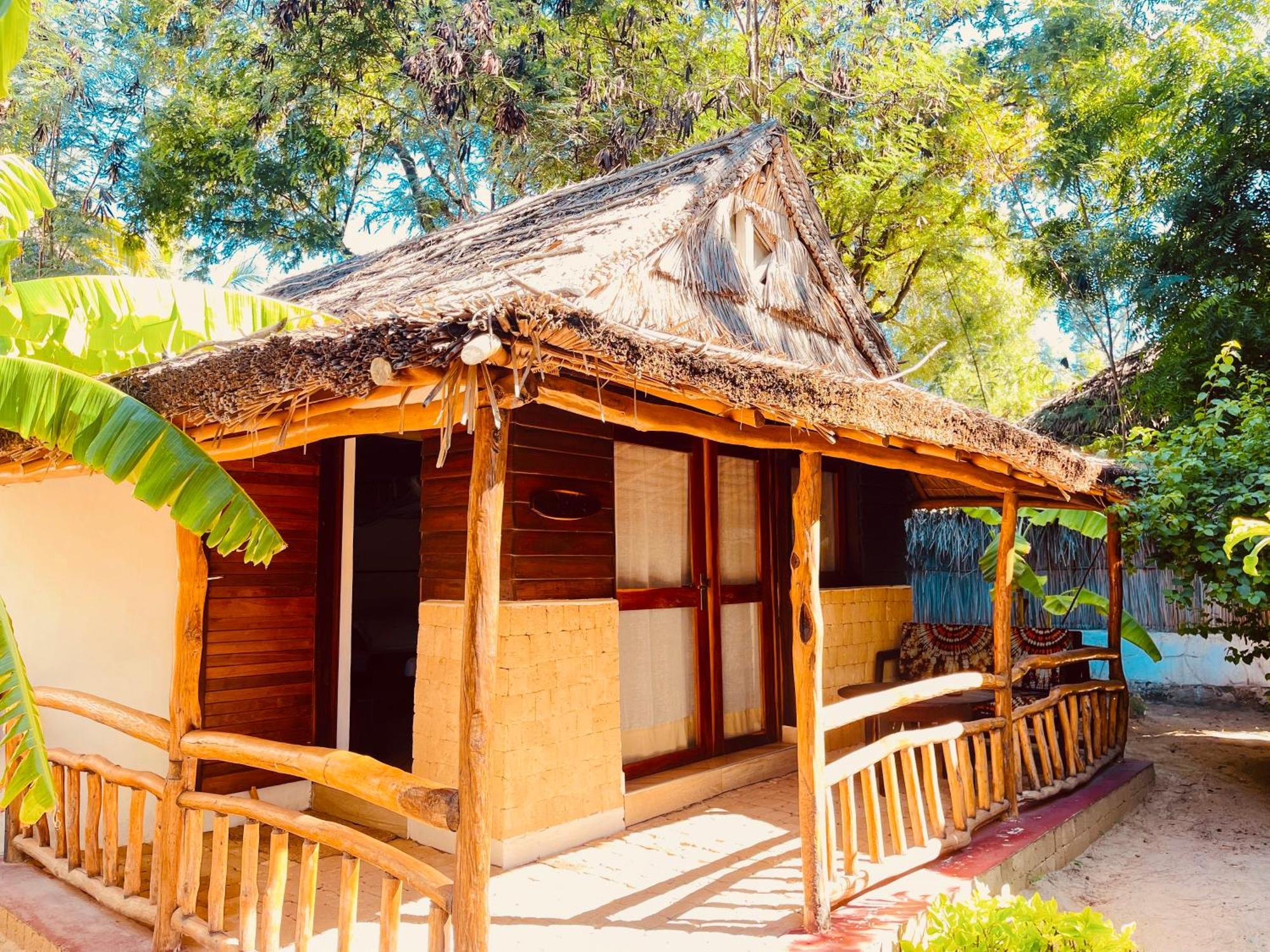 Vovo Telo Lodge Toliara Ngoại thất bức ảnh
