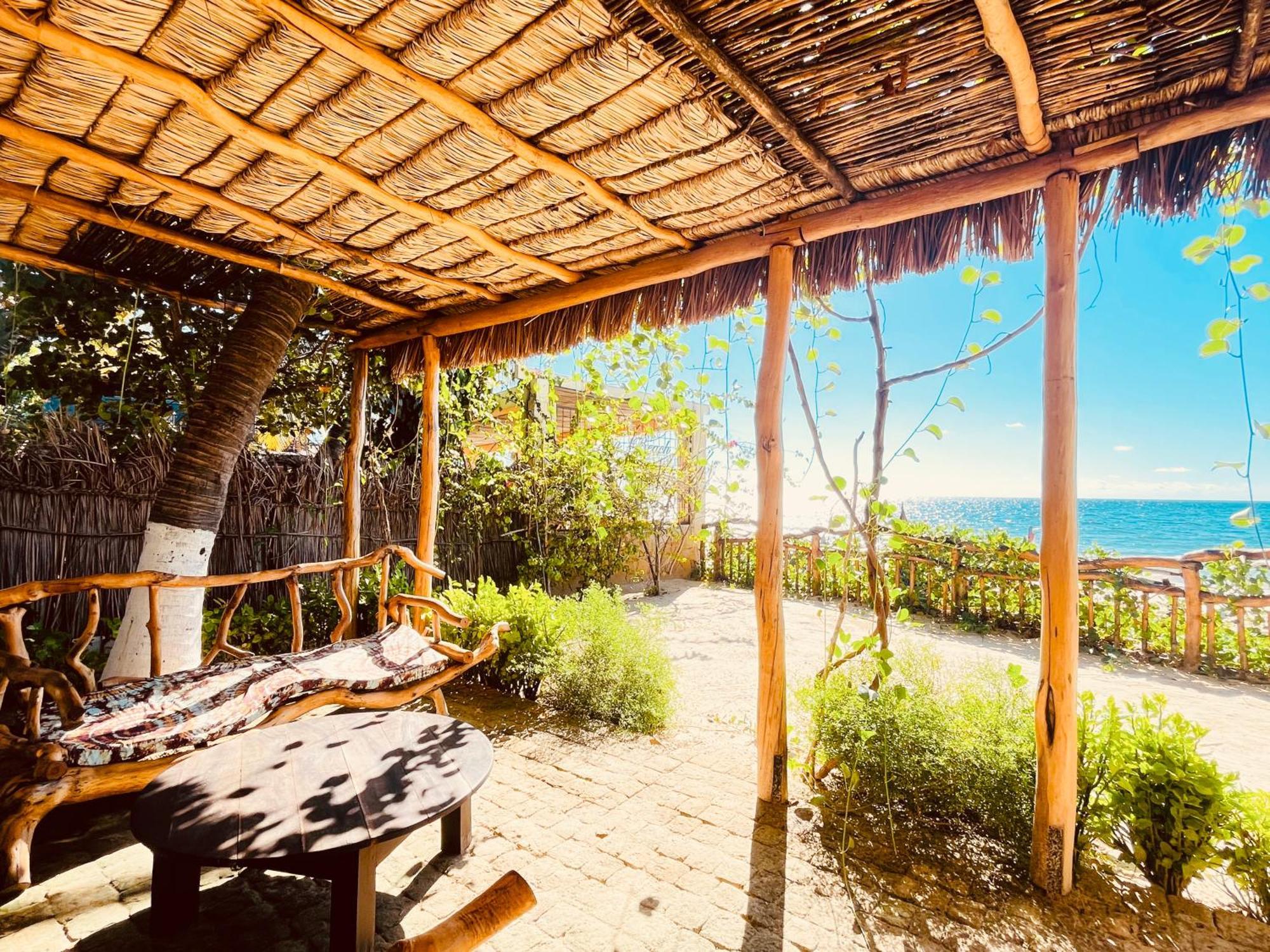 Vovo Telo Lodge Toliara Ngoại thất bức ảnh